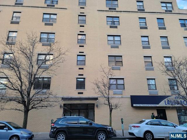 Foto del edificio - 2401 Bergenline Ave