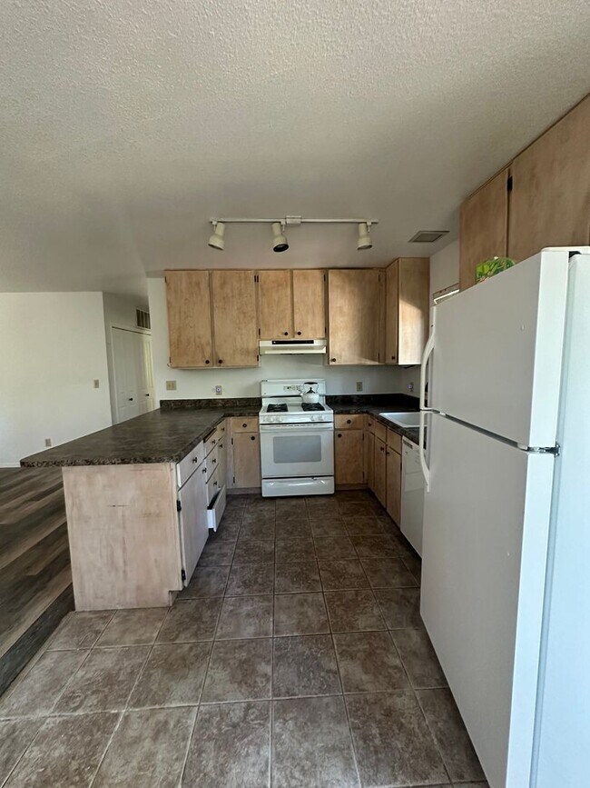 Foto del edificio - Great Location on Gardner Mountain - Long Term Rental