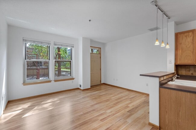 Foto del edificio - 645 N 1st St