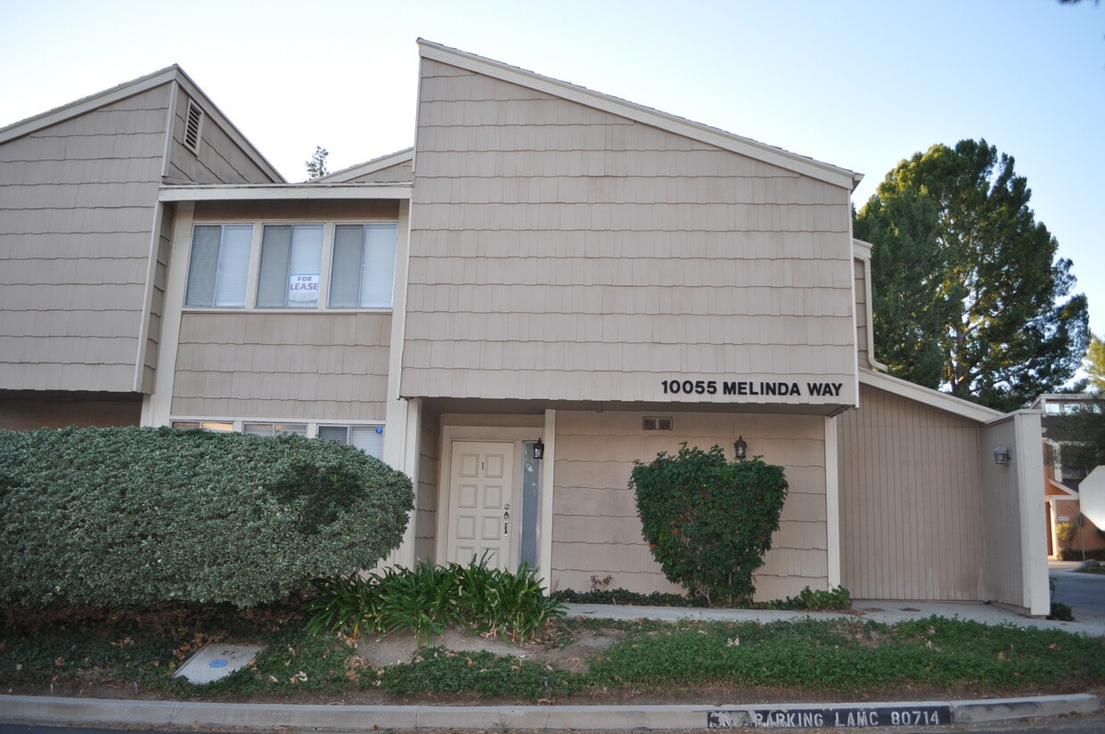 Large 3 bedroom, 2.5 bath and loft townhome in park-like setting. - 10055 Melinda Way