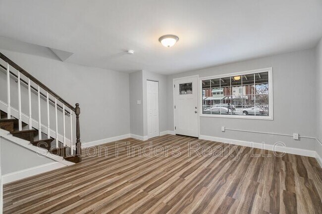 Foto del edificio - 2034 Kelmore Rd