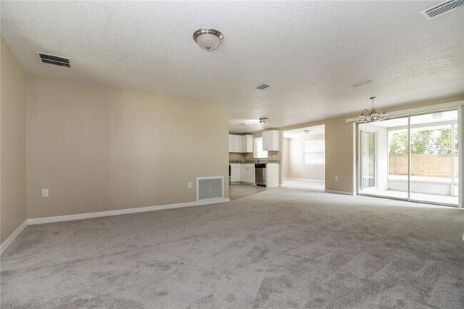 Foto del edificio - 6633 Tripoli Way