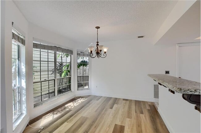 Foto del edificio - 5100 Coronado Ridge