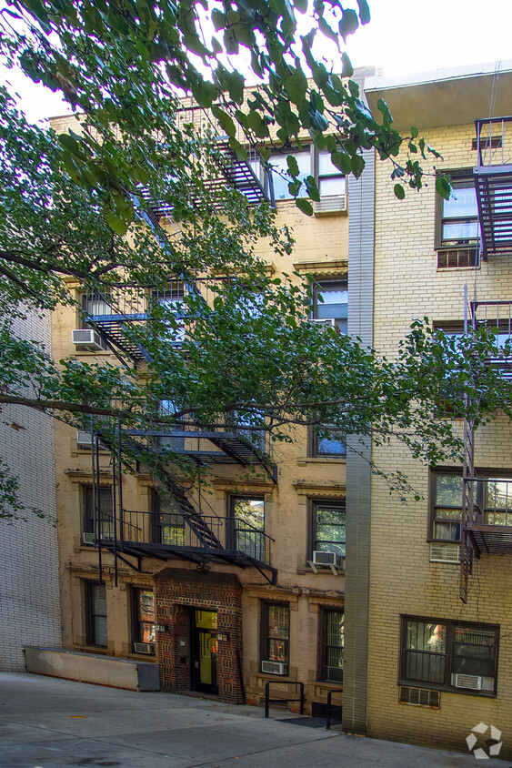 Primary Photo - 410 E 78th St