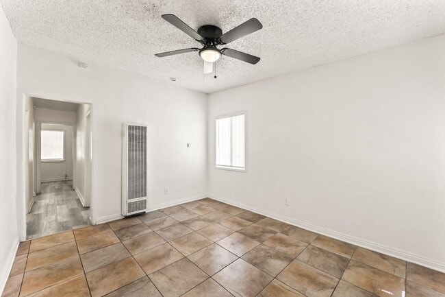 Building Photo - 709 E 108th St