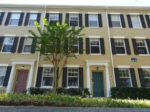Building Photo - 1004 Waterside Dr