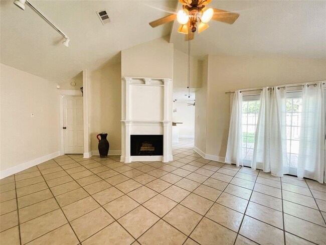 Foto del edificio - 12183 Swords Creek Rd