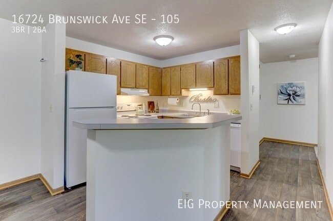Building Photo - 16724 Brunswick Ave SE