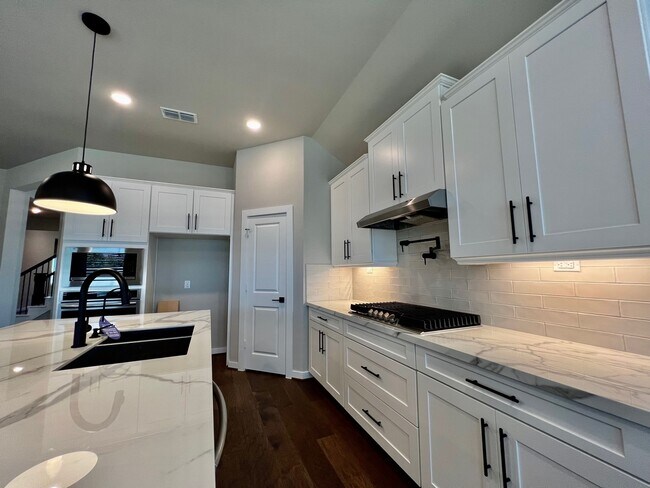 Foto del edificio - 31711 Splitting Willow Ln