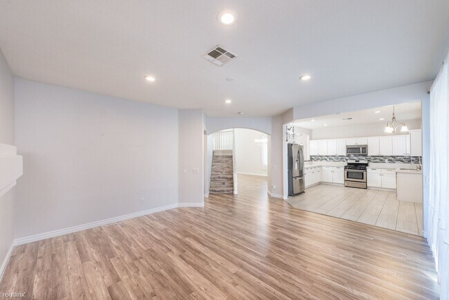 Building Photo - 4 br, 2.5 bath House - 8128 Neptune Beach Ave