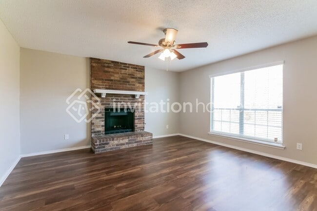 Building Photo - 4216 Hathaway Dr