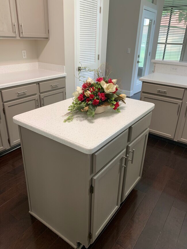 Foto del edificio - 11597 Alexis Forest Dr