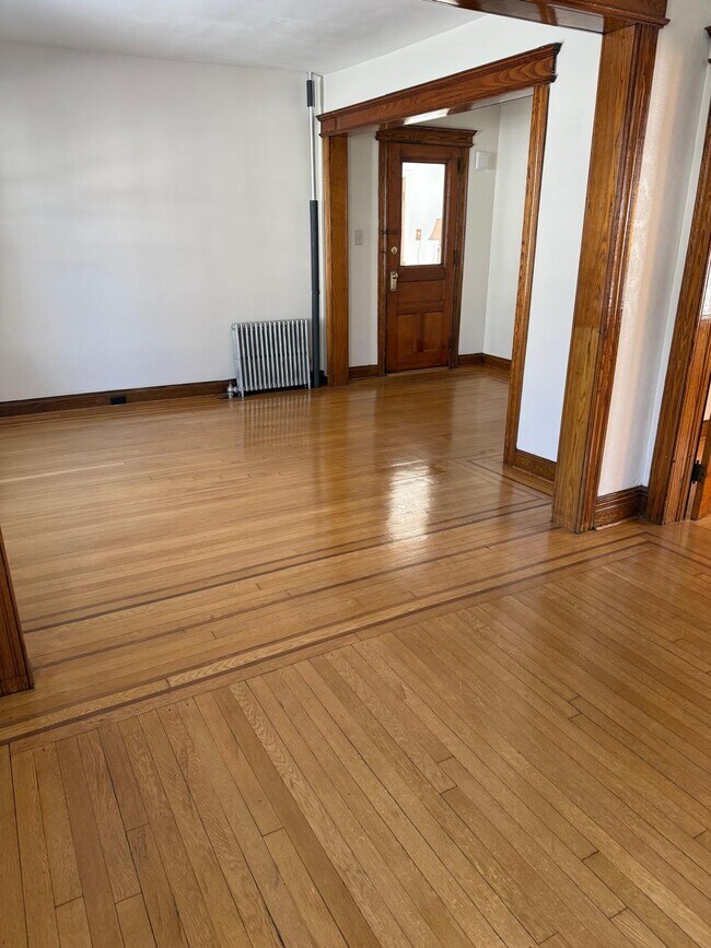 Foto del edificio - 119 Bremond St