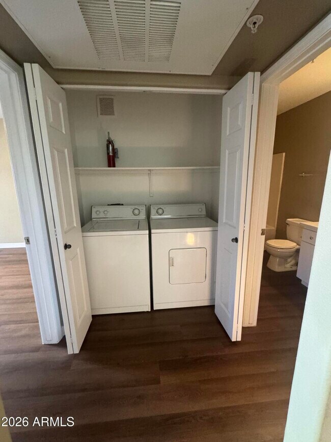 Foto del edificio - 1295 N Ash St