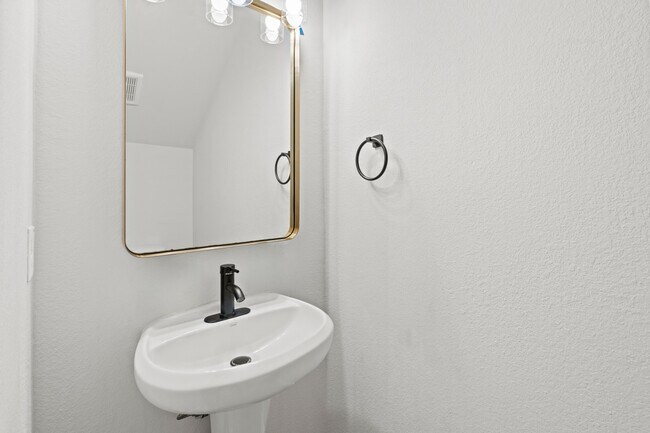 Building Photo - 21215 Catalina Palm Dr