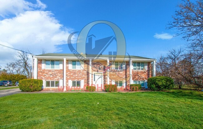 Building Photo - 7415 Roger Thomas Dr