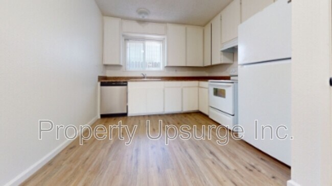 Foto del edificio - 715 Kimball Rd