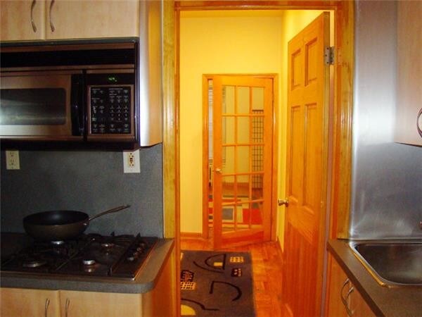Primary Photo - 328 East 73rd Street