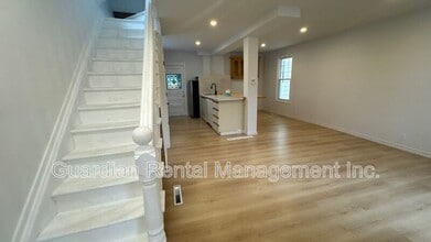 Building Photo - 318 Cornwall Avenue