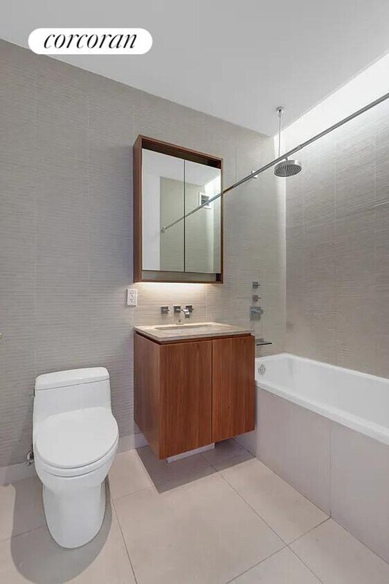 Building Photo - 555 W 59th St