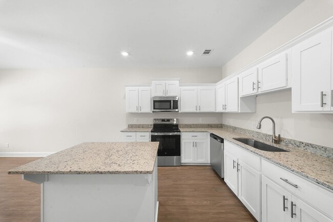 Building Photo - 102 Skye Dr