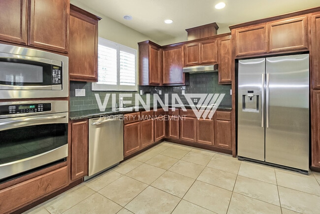 Foto del edificio - 7933 Collins Isle Ln