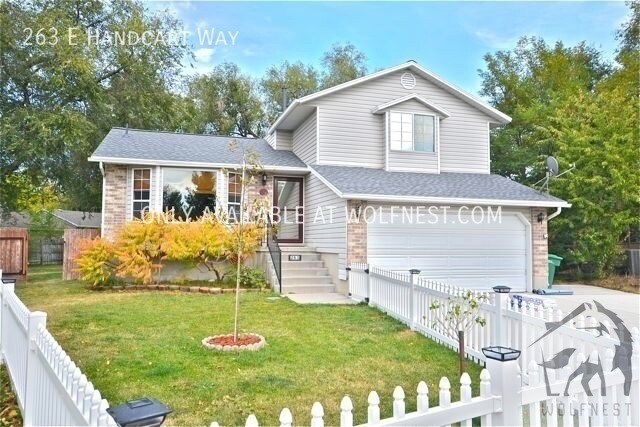 Building Photo - No Deposit Option! Amazing 3 Bedroom Sandy...