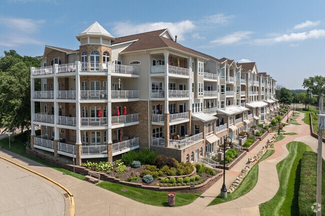 Eagles Point Condominiums