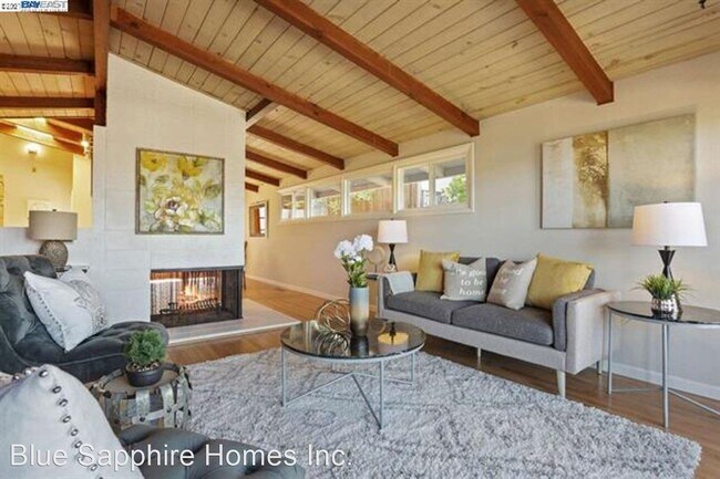 Building Photo - 4 br, 3 bath House - 18700 Center St