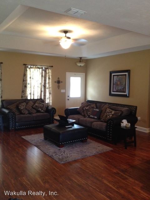 Building Photo - 534 Parkside Cir