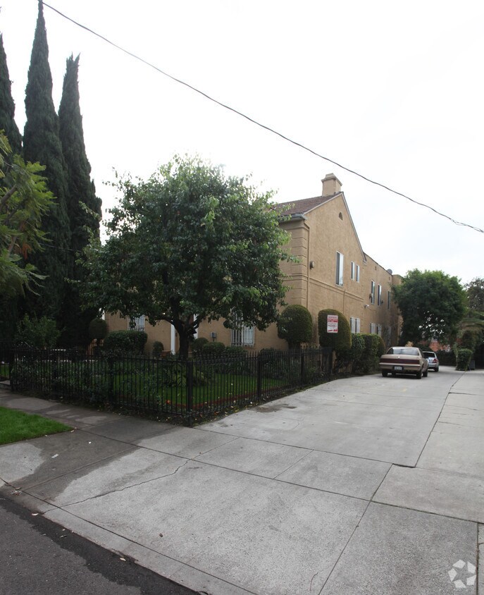 Foto del edificio - 5310 LOMA LINDA AV