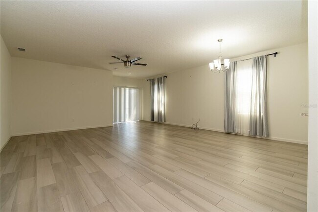 Foto del edificio - 769 Forest Trace Cir