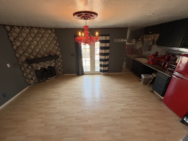 Foto del edificio - 147 Lakeview Dr