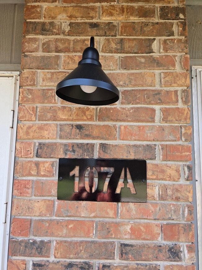 Foto del edificio - 107 E Ave B