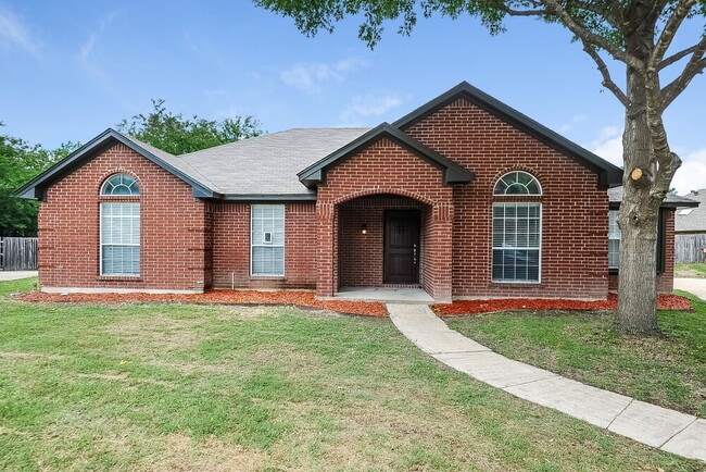 Building Photo - 611 Inglewood Ct