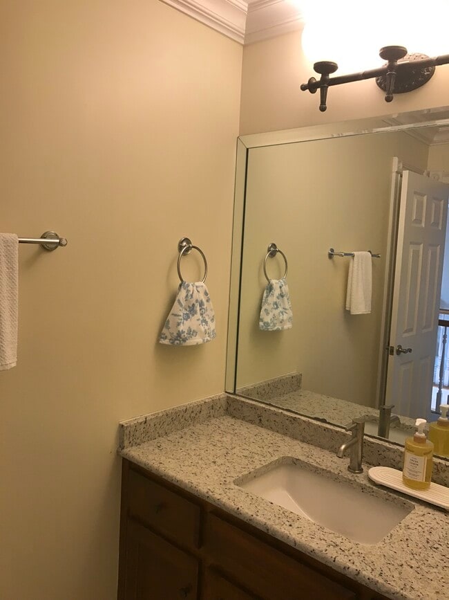 Foto del edificio - 111 Galway Lake S