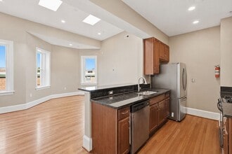 Building Photo - 1324 Euclid St NW