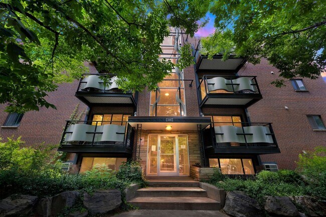 Foto del edificio - Charming 2BR Condo in Denver