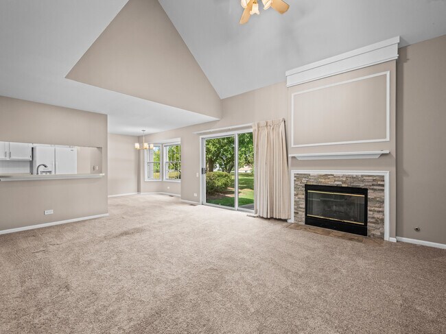 Building Photo - 4672 N Sapphire Dr