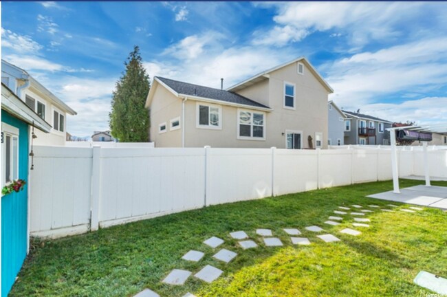 Building Photo - 4851 W Cold Springs Cir