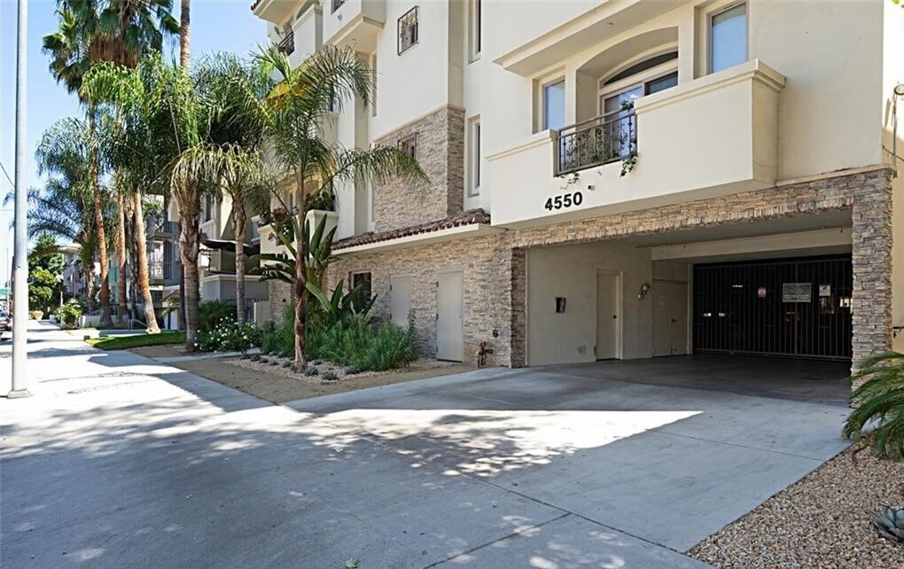 4550 Coldwater Canyon Ave Unit 303, Studio City, CA 91604 Condo for
