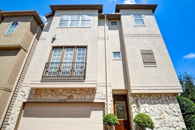 Building Photo - 2731 Sherwin St