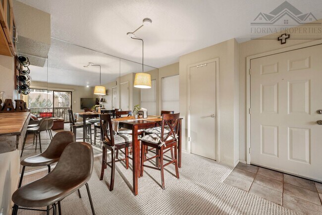 Foto del edificio - 1 MO. FREE RENT! UNFURNISHED Bright & Stylish Condo at The Reserve