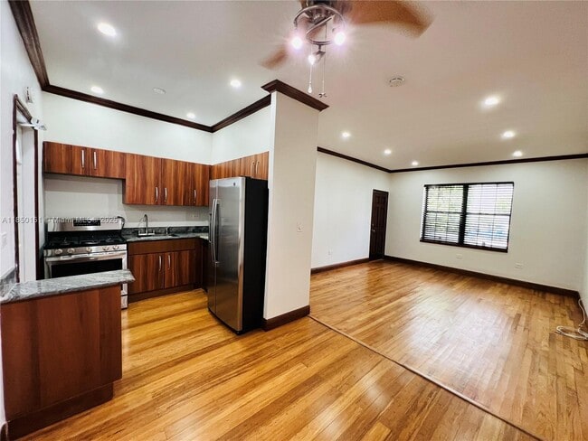 Foto del edificio - 1470 Lincoln Terrace