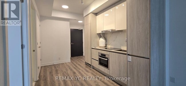 Photo du bâtiment - 180 Front St E