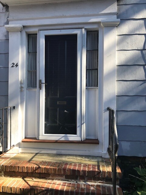 Primary Photo - 24 Fowler St