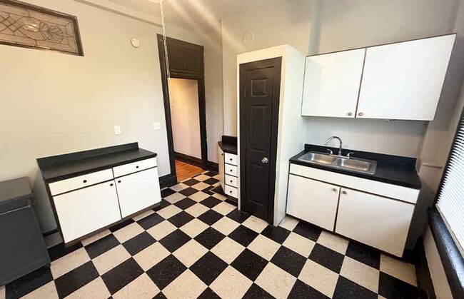 Foto del edificio - 2215 Ohio Ave