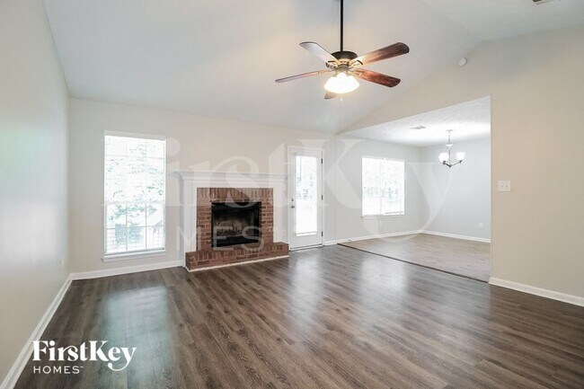 Foto del edificio - 1417 Oak Knoll Dr NE