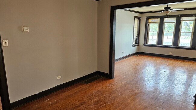 Foto del edificio - 7146 S Racine Ave