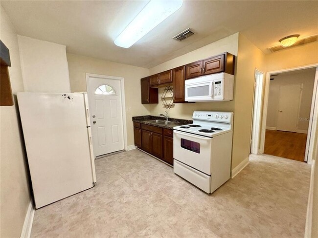 Foto del edificio - 2168 8th Ave N
